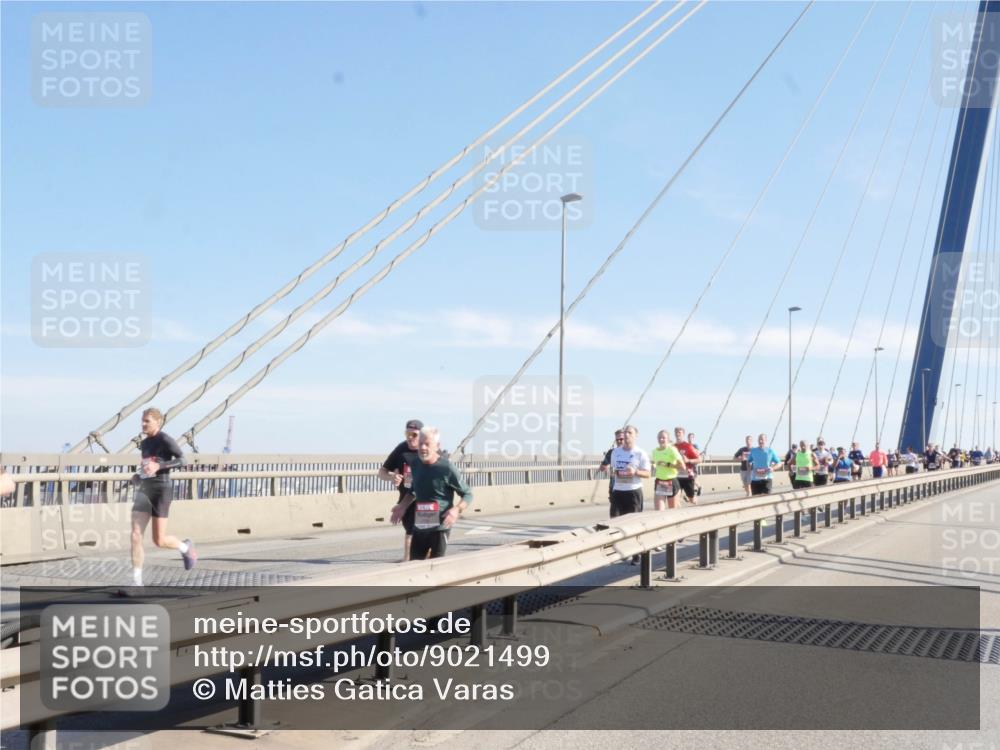 03.10.2025 - Köhlbrandbrückenlauf Matties Gatica Varas http://msf.ph/oto/9021499 03.10.2025 12:25:40 Position 1  meine-sportfotos.de