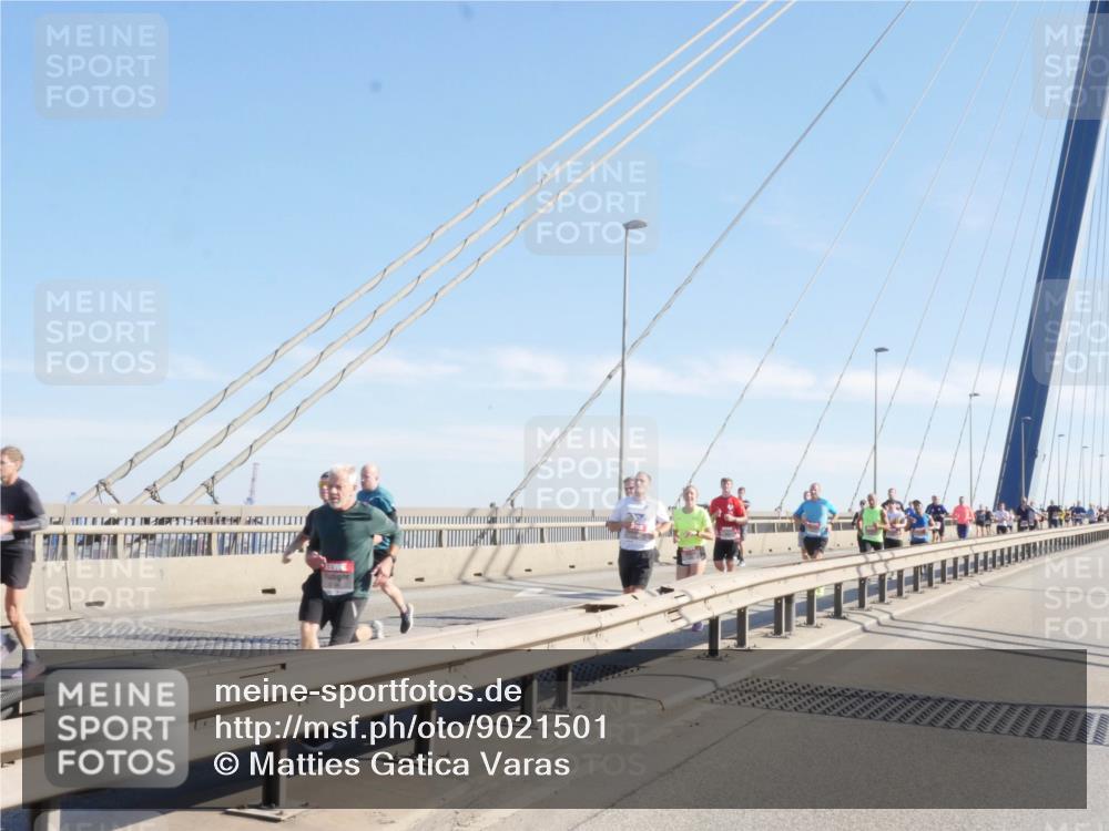 03.10.2025 - Köhlbrandbrückenlauf Matties Gatica Varas http://msf.ph/oto/9021501 03.10.2025 12:25:40 Position 1  meine-sportfotos.de