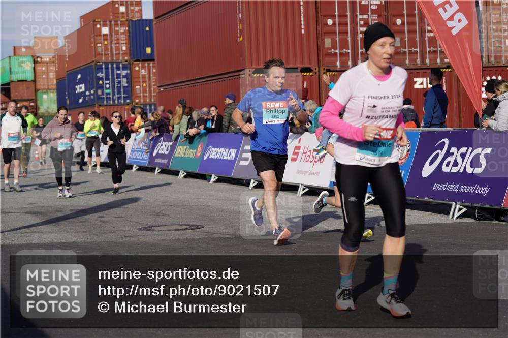 03.10.2025 - Köhlbrandbrückenlauf Michael Burmester http://msf.ph/oto/9021507 03.10.2025 10:22:52 Ziel 1320, 1484, 1751, 1934, 2031, 2072, 2087, 2682, 2690, 2861, 2862, 2907, 3109, 3222, 3291, 3480, 3574 meine-sportfotos.de