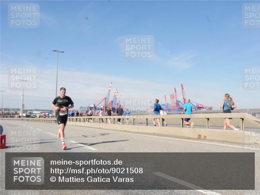 03.10.2025 - Köhlbrandbrückenlauf Matties Gatica Varas http://msf.ph/oto/9021508 03.10.2025 12:26:00 Position 1  meine-sportfotos.de