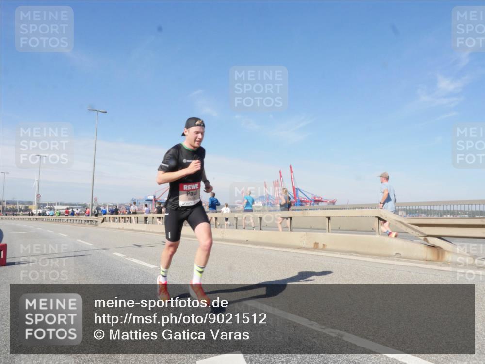 03.10.2025 - Köhlbrandbrückenlauf Matties Gatica Varas http://msf.ph/oto/9021512 03.10.2025 12:26:01 Position 1 609 meine-sportfotos.de