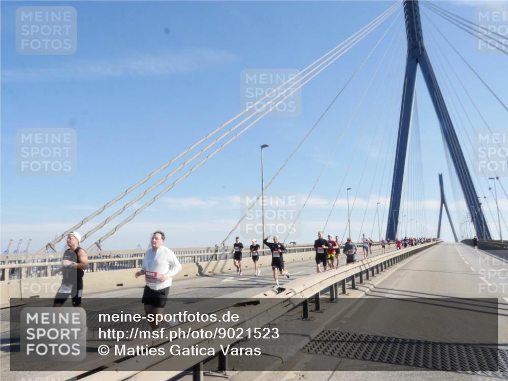 03.10.2025 - Köhlbrandbrückenlauf Matties Gatica Varas http://msf.ph/oto/9021523 03.10.2025 12:26:13 Position 1  meine-sportfotos.de