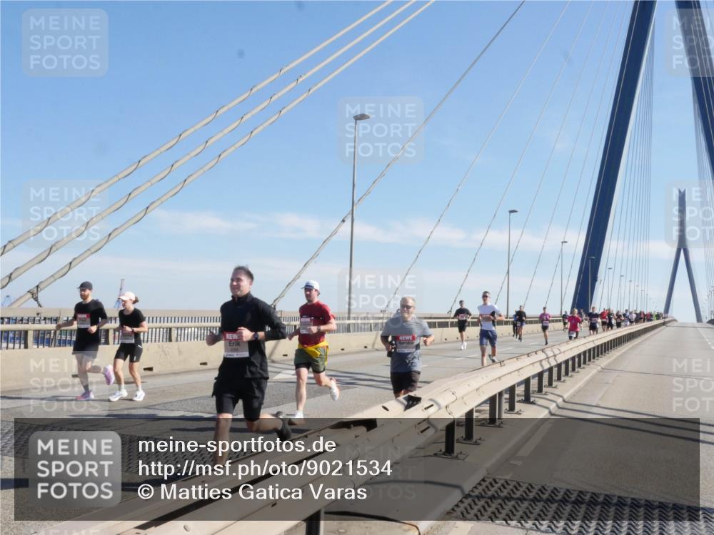 03.10.2025 - Köhlbrandbrückenlauf Matties Gatica Varas http://msf.ph/oto/9021534 03.10.2025 12:26:16 Position 1  meine-sportfotos.de