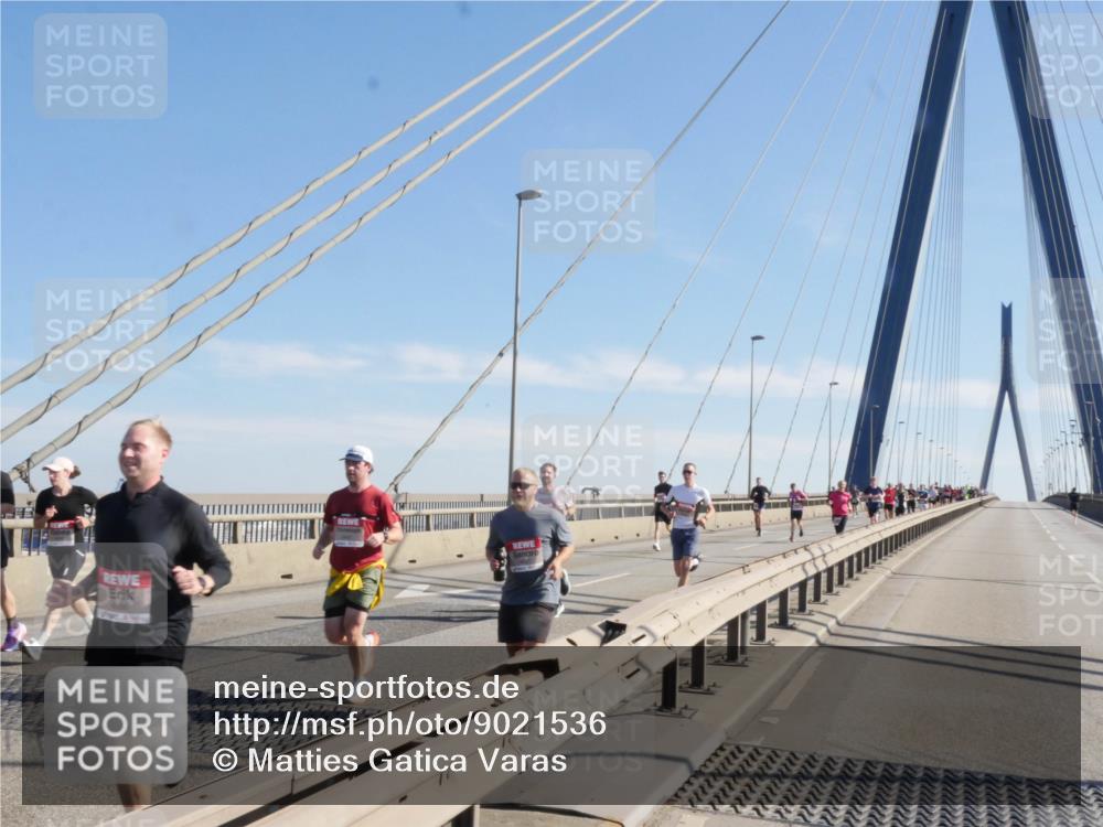 03.10.2025 - Köhlbrandbrückenlauf Matties Gatica Varas http://msf.ph/oto/9021536 03.10.2025 12:26:16 Position 1  meine-sportfotos.de