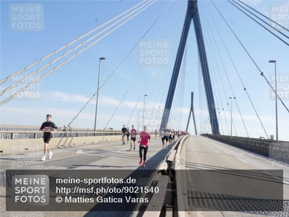 03.10.2025 - Köhlbrandbrückenlauf Matties Gatica Varas http://msf.ph/oto/9021540 03.10.2025 12:26:21 Position 1  meine-sportfotos.de