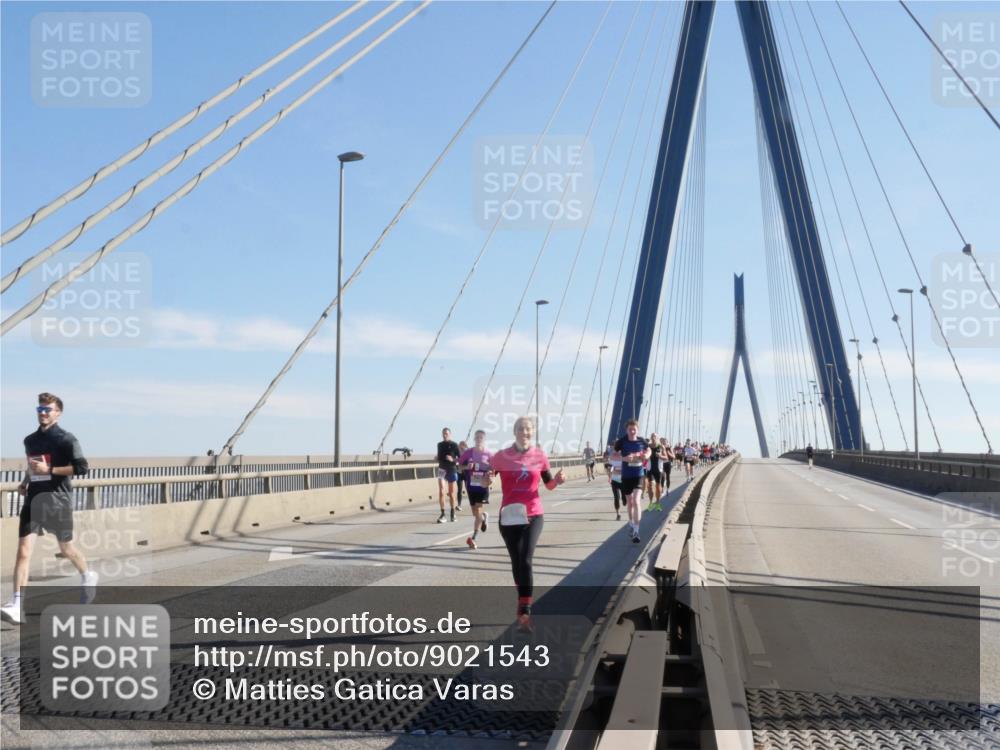03.10.2025 - Köhlbrandbrückenlauf Matties Gatica Varas http://msf.ph/oto/9021543 03.10.2025 12:26:21 Position 1  meine-sportfotos.de