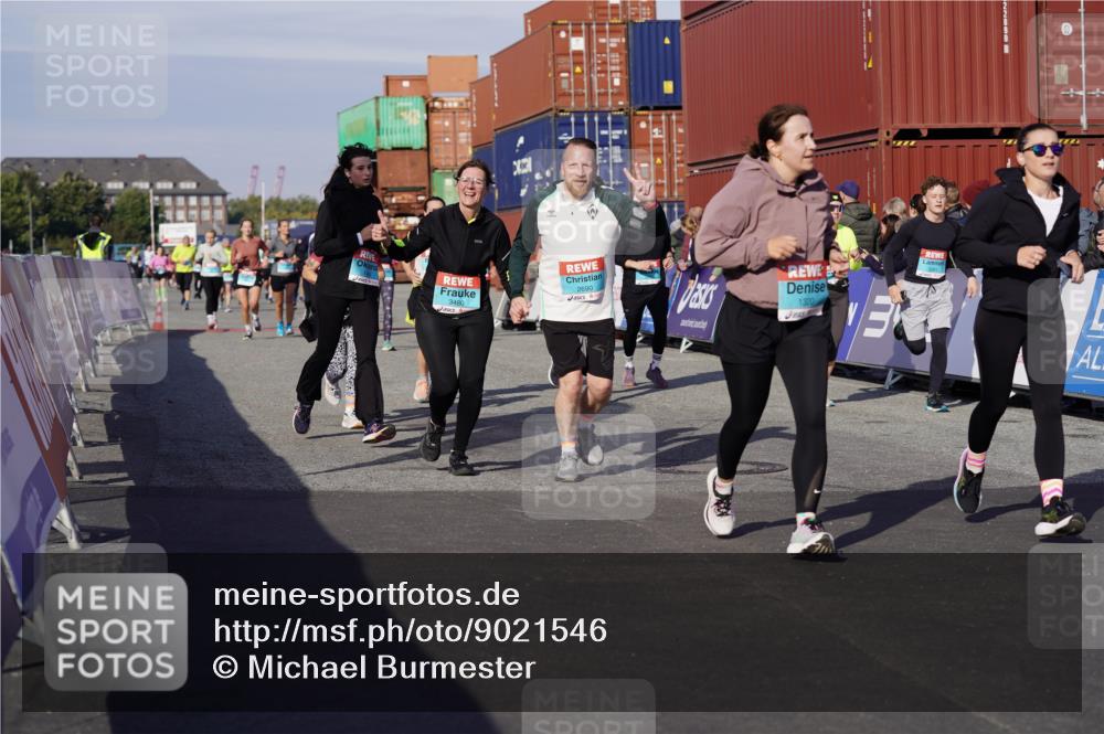 03.10.2025 - Köhlbrandbrückenlauf Michael Burmester http://msf.ph/oto/9021546 03.10.2025 10:22:56 Ziel 1263, 1320, 1484, 1707, 1751, 1777, 2031, 2072, 2087, 2125, 2167, 2188, 2690, 2861, 2862, 2907, 3029, 3109, 3147, 3222, 3291, 3480 meine-sportfotos.de