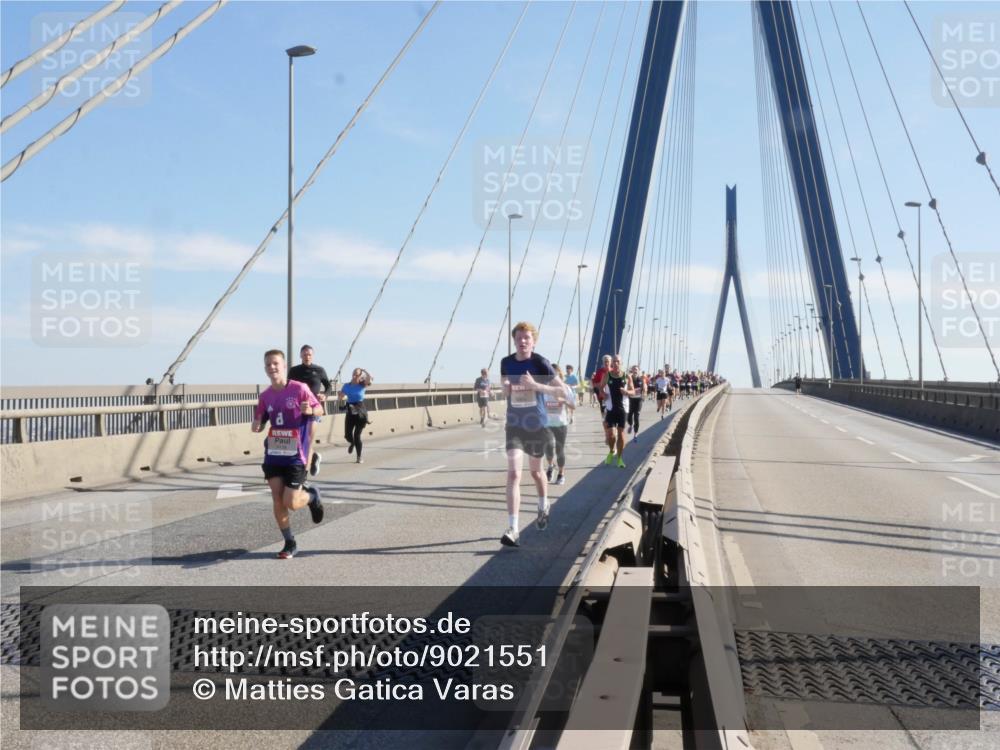 03.10.2025 - Köhlbrandbrückenlauf Matties Gatica Varas http://msf.ph/oto/9021551 03.10.2025 12:26:23 Position 1  meine-sportfotos.de