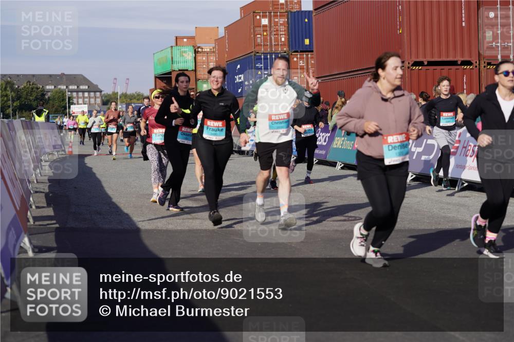 03.10.2025 - Köhlbrandbrückenlauf Michael Burmester http://msf.ph/oto/9021553 03.10.2025 10:22:56 Ziel 1263, 1320, 1484, 1707, 1751, 1777, 2031, 2072, 2087, 2125, 2167, 2188, 2690, 2861, 2862, 2907, 3029, 3109, 3147, 3222, 3291, 3480 meine-sportfotos.de