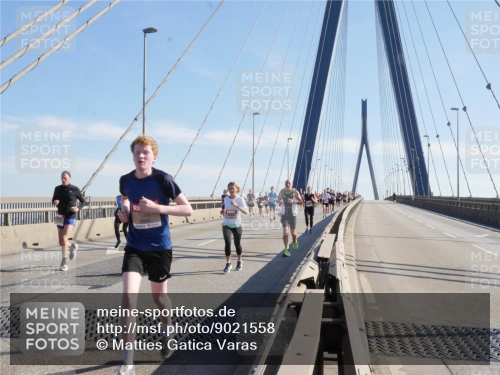 03.10.2025 - Köhlbrandbrückenlauf Matties Gatica Varas http://msf.ph/oto/9021558 03.10.2025 12:26:24 Position 1 6803 meine-sportfotos.de