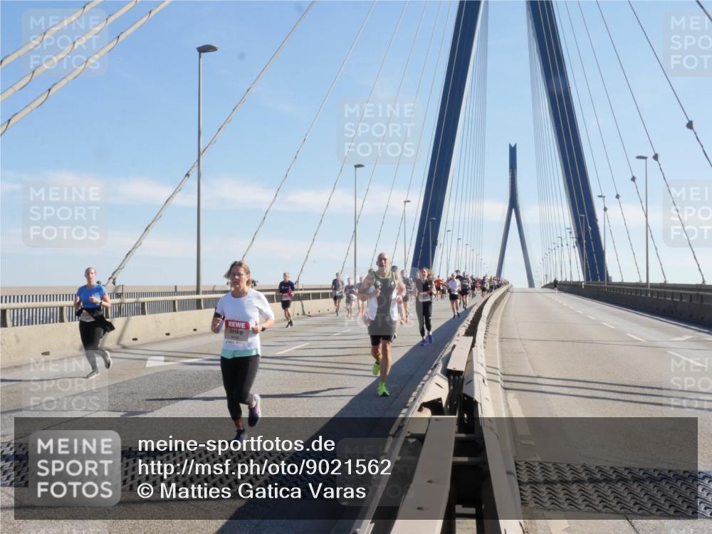 03.10.2025 - Köhlbrandbrückenlauf Matties Gatica Varas http://msf.ph/oto/9021562 03.10.2025 12:26:25 Position 1  meine-sportfotos.de