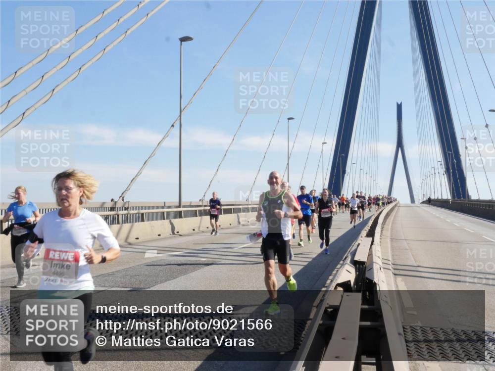 03.10.2025 - Köhlbrandbrückenlauf Matties Gatica Varas http://msf.ph/oto/9021566 03.10.2025 12:26:26 Position 1 4496 meine-sportfotos.de