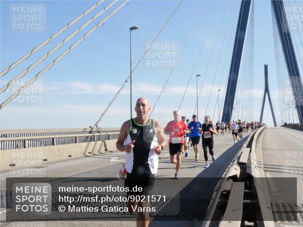 03.10.2025 - Köhlbrandbrückenlauf Matties Gatica Varas http://msf.ph/oto/9021571 03.10.2025 12:26:27 Position 1 892 meine-sportfotos.de