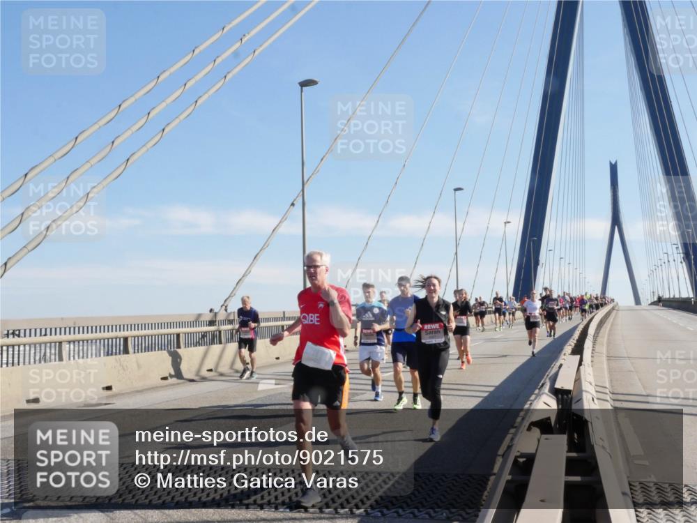 03.10.2025 - Köhlbrandbrückenlauf Matties Gatica Varas http://msf.ph/oto/9021575 03.10.2025 12:26:28 Position 1  meine-sportfotos.de