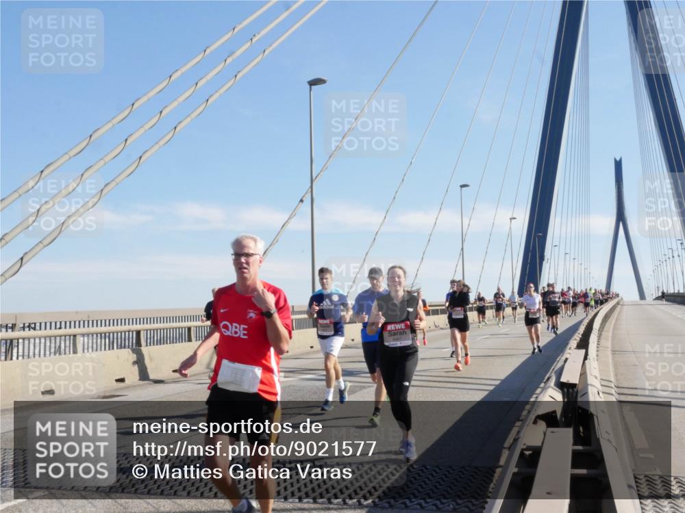 03.10.2025 - Köhlbrandbrückenlauf Matties Gatica Varas http://msf.ph/oto/9021577 03.10.2025 12:26:29 Position 1  meine-sportfotos.de
