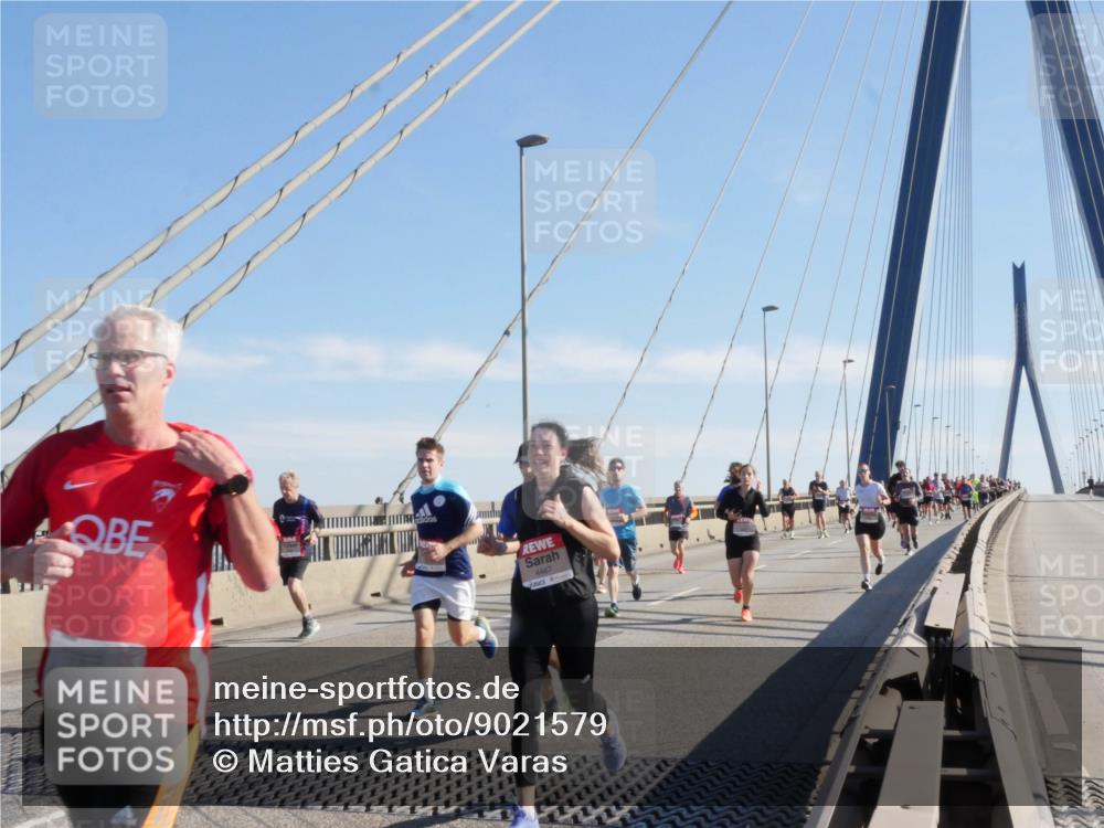03.10.2025 - Köhlbrandbrückenlauf Matties Gatica Varas http://msf.ph/oto/9021579 03.10.2025 12:26:29 Position 1 4467 meine-sportfotos.de