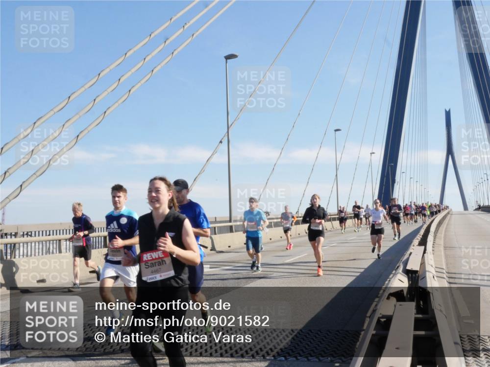 03.10.2025 - Köhlbrandbrückenlauf Matties Gatica Varas http://msf.ph/oto/9021582 03.10.2025 12:26:30 Position 1 4467 meine-sportfotos.de