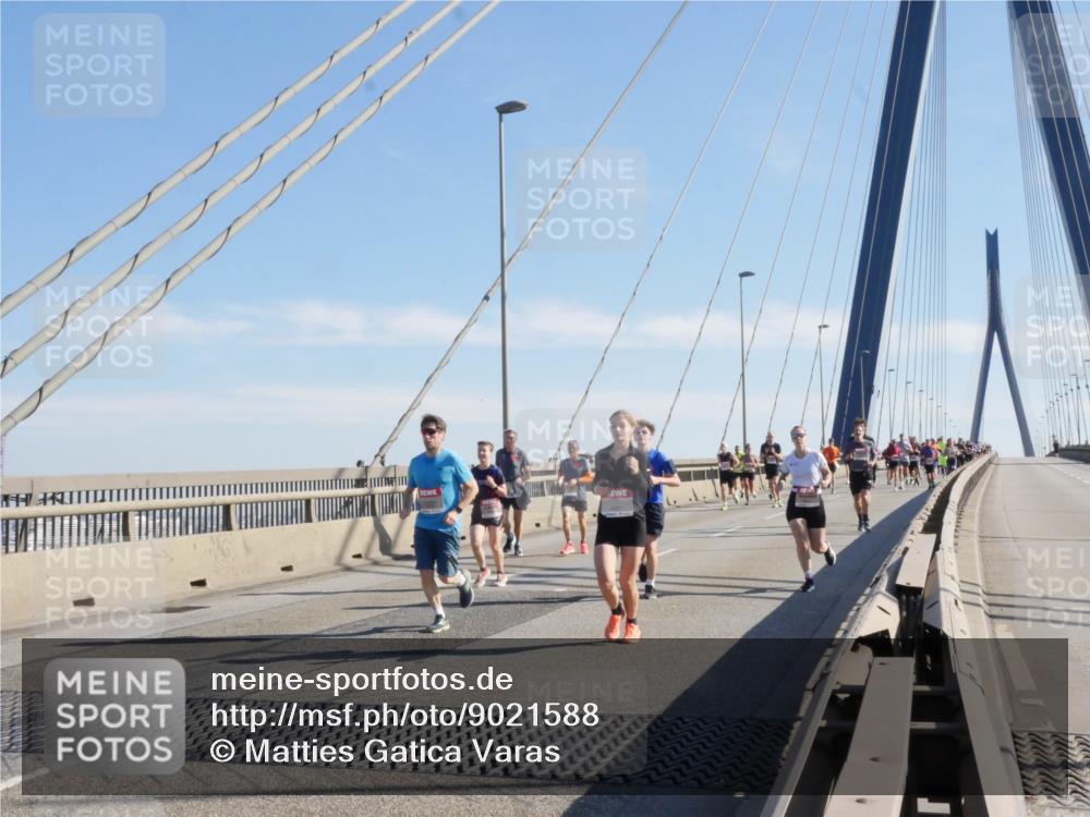 03.10.2025 - Köhlbrandbrückenlauf Matties Gatica Varas http://msf.ph/oto/9021588 03.10.2025 12:26:31 Position 1  meine-sportfotos.de