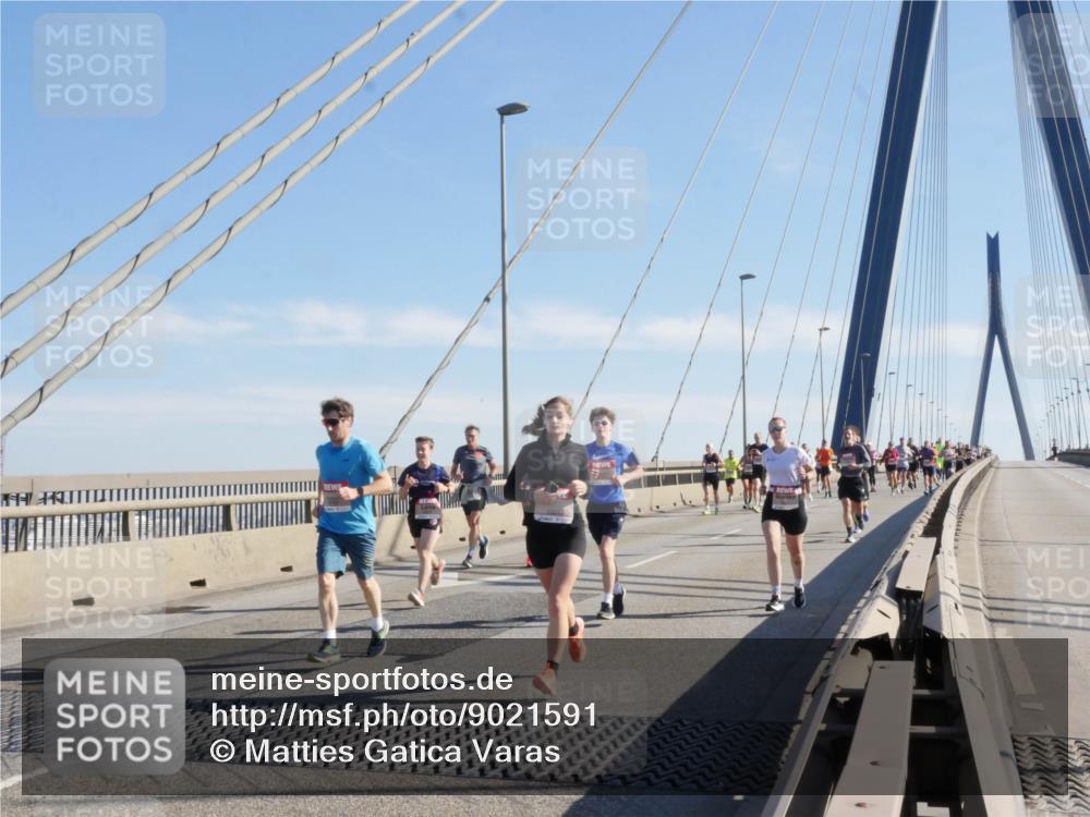 03.10.2025 - Köhlbrandbrückenlauf Matties Gatica Varas http://msf.ph/oto/9021591 03.10.2025 12:26:31 Position 1  meine-sportfotos.de