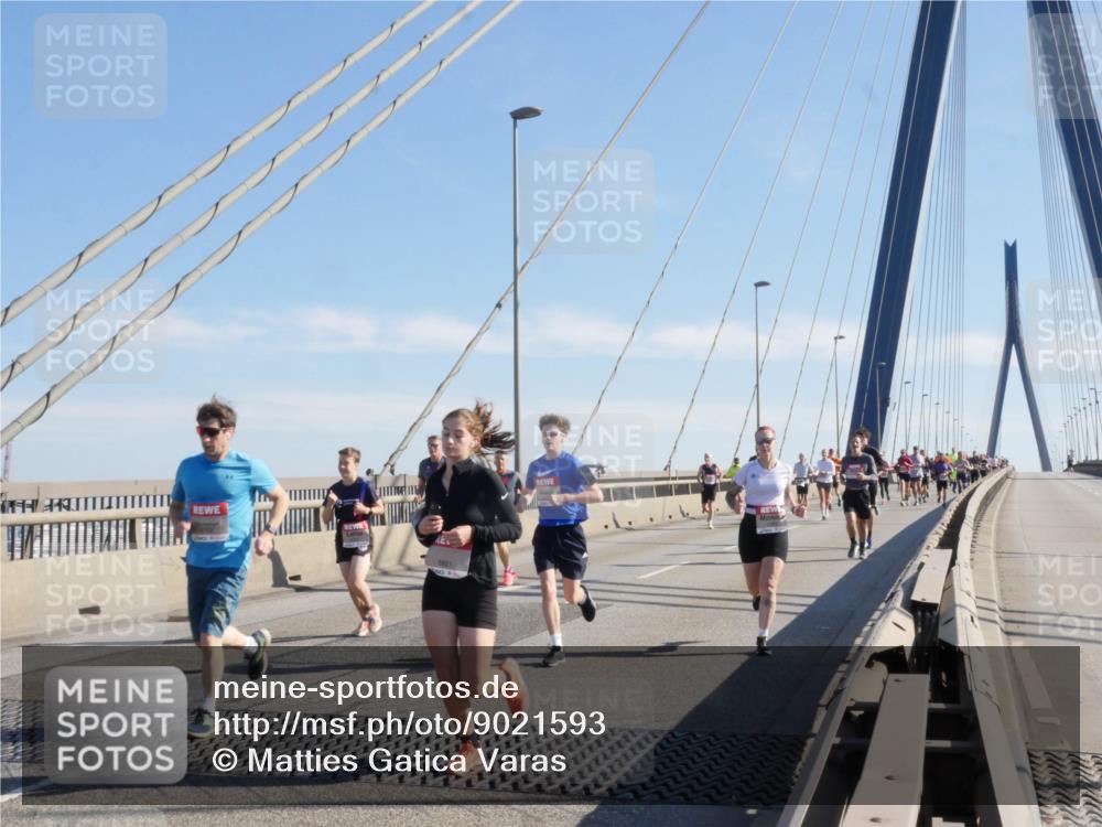 03.10.2025 - Köhlbrandbrückenlauf Matties Gatica Varas http://msf.ph/oto/9021593 03.10.2025 12:26:32 Position 1 6821 meine-sportfotos.de