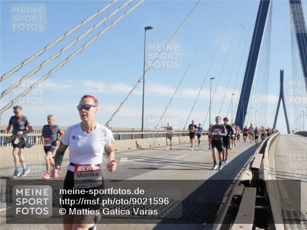 03.10.2025 - Köhlbrandbrückenlauf Matties Gatica Varas http://msf.ph/oto/9021596 03.10.2025 12:26:34 Position 1 6089 meine-sportfotos.de