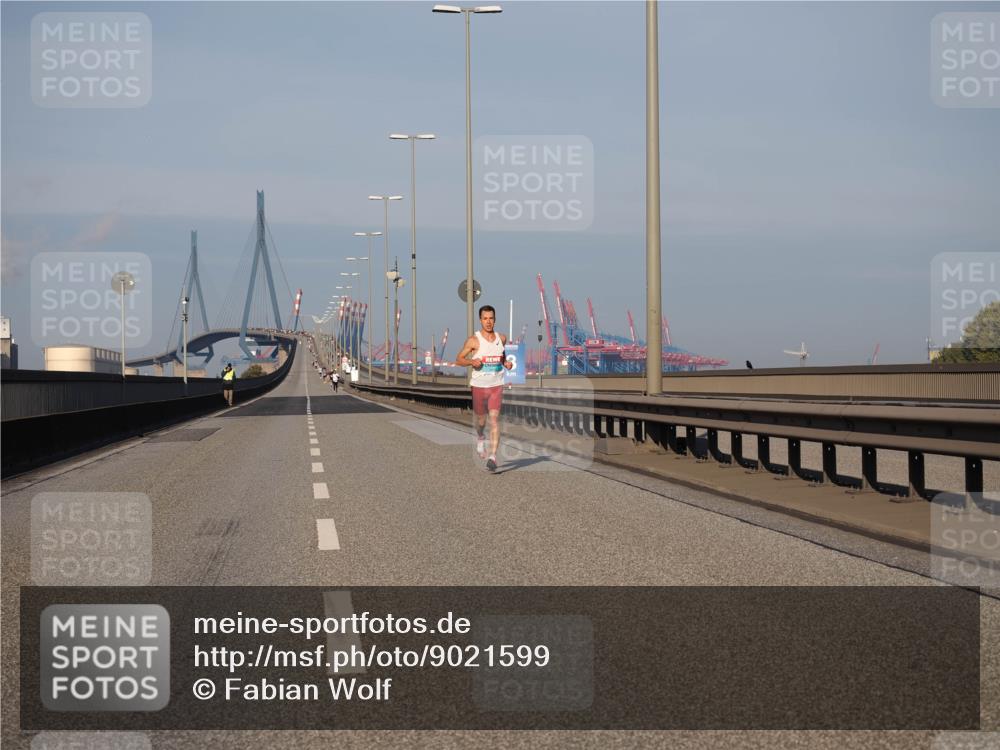 03.10.2025 - Köhlbrandbrückenlauf Fabian Wolf http://msf.ph/oto/9021599 03.10.2025 09:35:39 Position 3  meine-sportfotos.de