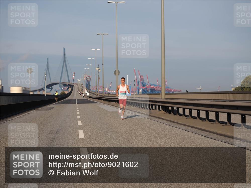 03.10.2025 - Köhlbrandbrückenlauf Fabian Wolf http://msf.ph/oto/9021602 03.10.2025 09:35:39 Position 3  meine-sportfotos.de
