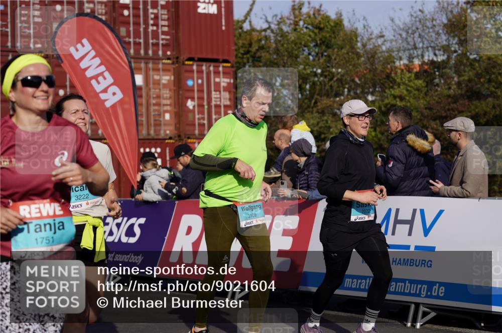 03.10.2025 - Köhlbrandbrückenlauf Michael Burmester http://msf.ph/oto/9021604 03.10.2025 10:23:00 Ziel 1263, 1484, 1707, 1723, 1751, 1777, 1954, 2072, 2087, 2125, 2141, 2167, 2188, 2829, 2907, 3029, 3109, 3147, 3222, 3291, 3480 meine-sportfotos.de