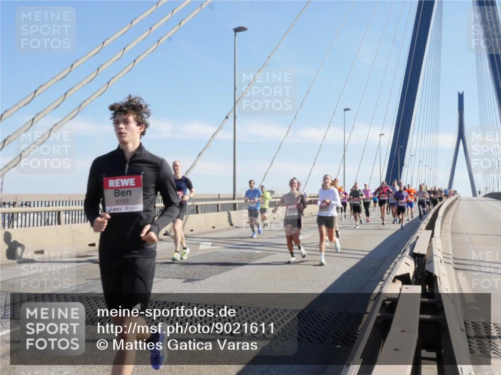 03.10.2025 - Köhlbrandbrückenlauf Matties Gatica Varas http://msf.ph/oto/9021611 03.10.2025 12:26:37 Position 1 6193 meine-sportfotos.de