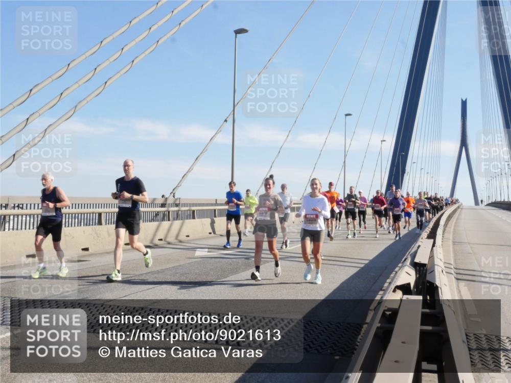 03.10.2025 - Köhlbrandbrückenlauf Matties Gatica Varas http://msf.ph/oto/9021613 03.10.2025 12:26:38 Position 1  meine-sportfotos.de