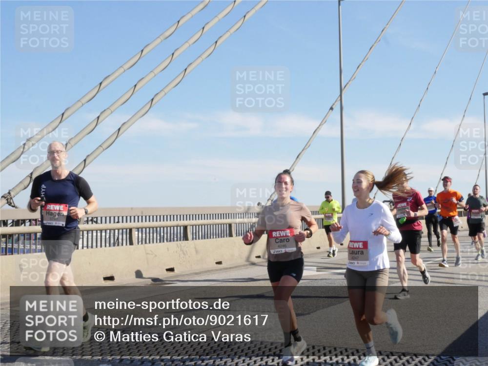 03.10.2025 - Köhlbrandbrückenlauf Matties Gatica Varas http://msf.ph/oto/9021617 03.10.2025 12:26:39 Position 1 4246, 4247 meine-sportfotos.de
