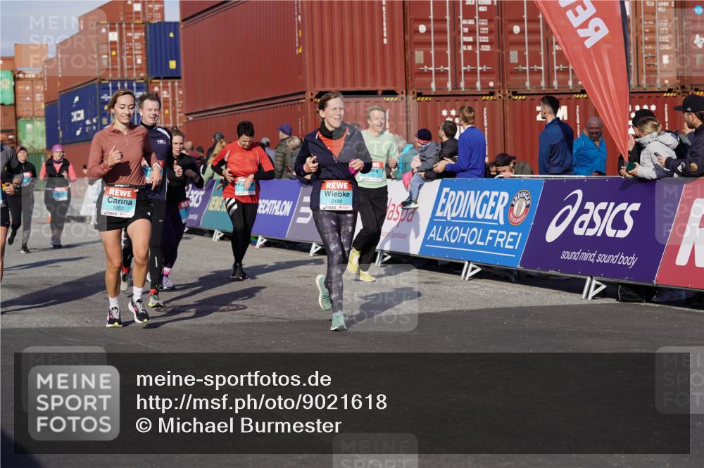 03.10.2025 - Köhlbrandbrückenlauf Michael Burmester http://msf.ph/oto/9021618 03.10.2025 10:23:02 Ziel 1263, 1707, 1723, 1777, 1954, 2072, 2125, 2141, 2167, 2188, 2829, 2840, 2842, 2907, 3029, 3109, 3147, 3222, 3291 meine-sportfotos.de
