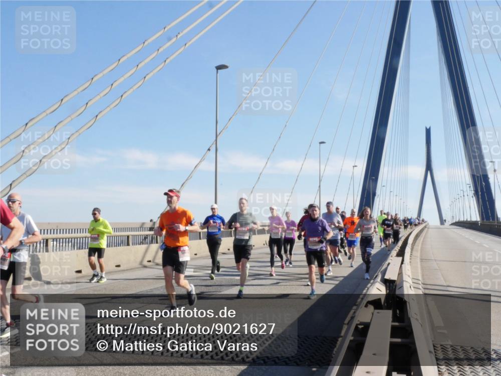 03.10.2025 - Köhlbrandbrückenlauf Matties Gatica Varas http://msf.ph/oto/9021627 03.10.2025 12:26:41 Position 1  meine-sportfotos.de