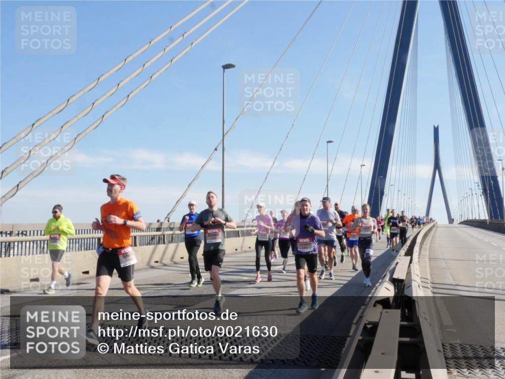 03.10.2025 - Köhlbrandbrückenlauf Matties Gatica Varas http://msf.ph/oto/9021630 03.10.2025 12:26:42 Position 1  meine-sportfotos.de
