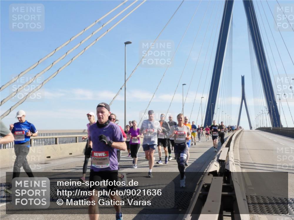 03.10.2025 - Köhlbrandbrückenlauf Matties Gatica Varas http://msf.ph/oto/9021636 03.10.2025 12:26:43 Position 1 6285 meine-sportfotos.de