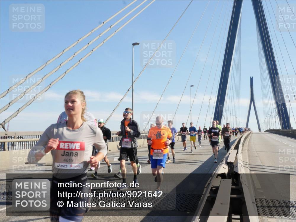03.10.2025 - Köhlbrandbrückenlauf Matties Gatica Varas http://msf.ph/oto/9021642 03.10.2025 12:26:45 Position 1 4619 meine-sportfotos.de
