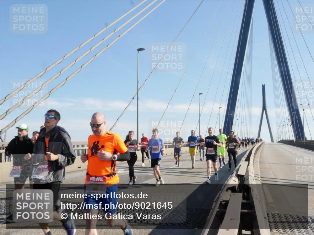 03.10.2025 - Köhlbrandbrückenlauf Matties Gatica Varas http://msf.ph/oto/9021645 03.10.2025 12:26:46 Position 1 5951, 5952 meine-sportfotos.de