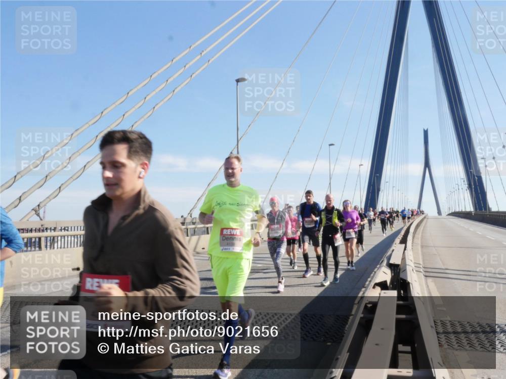 03.10.2025 - Köhlbrandbrückenlauf Matties Gatica Varas http://msf.ph/oto/9021656 03.10.2025 12:26:50 Position 1 4138 meine-sportfotos.de
