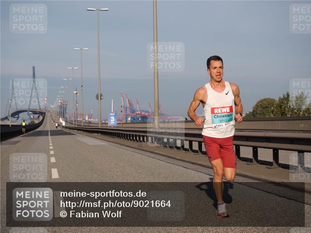 03.10.2025 - Köhlbrandbrückenlauf Fabian Wolf http://msf.ph/oto/9021664 03.10.2025 09:35:43 Position 3 3, 1013 meine-sportfotos.de
