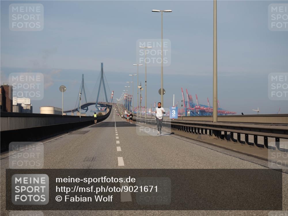 03.10.2025 - Köhlbrandbrückenlauf Fabian Wolf http://msf.ph/oto/9021671 03.10.2025 09:36:11 Position 3 3 meine-sportfotos.de