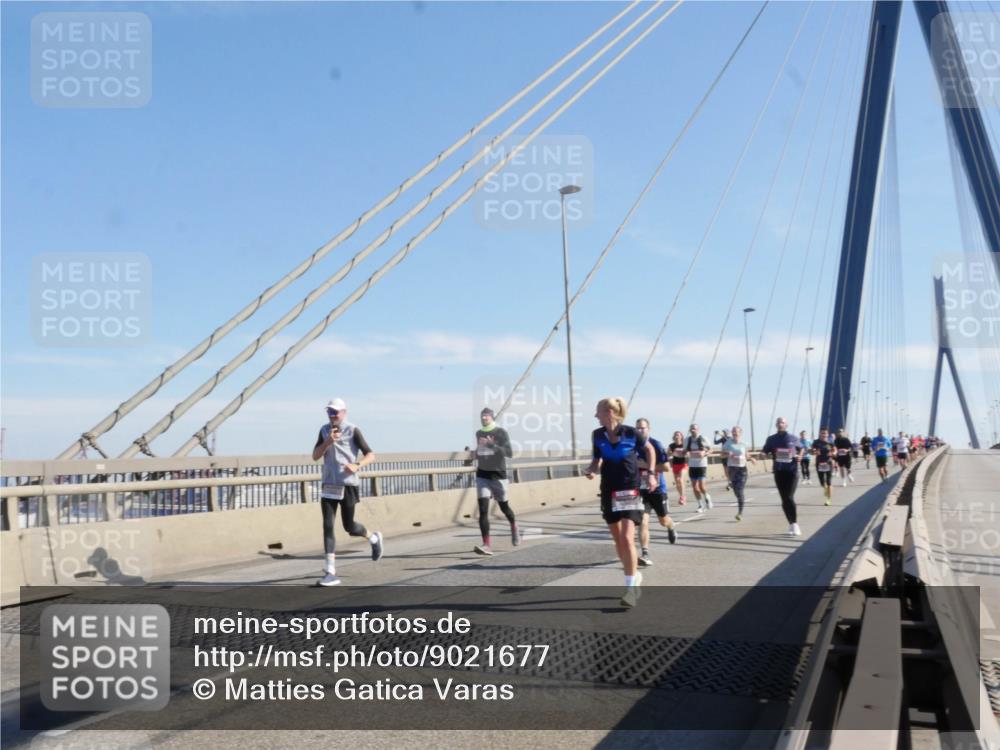 03.10.2025 - Köhlbrandbrückenlauf Matties Gatica Varas http://msf.ph/oto/9021677 03.10.2025 12:26:55 Position 1  meine-sportfotos.de