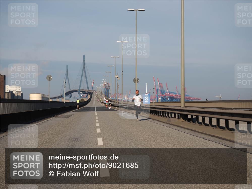 03.10.2025 - Köhlbrandbrückenlauf Fabian Wolf http://msf.ph/oto/9021685 03.10.2025 09:36:12 Position 3  meine-sportfotos.de