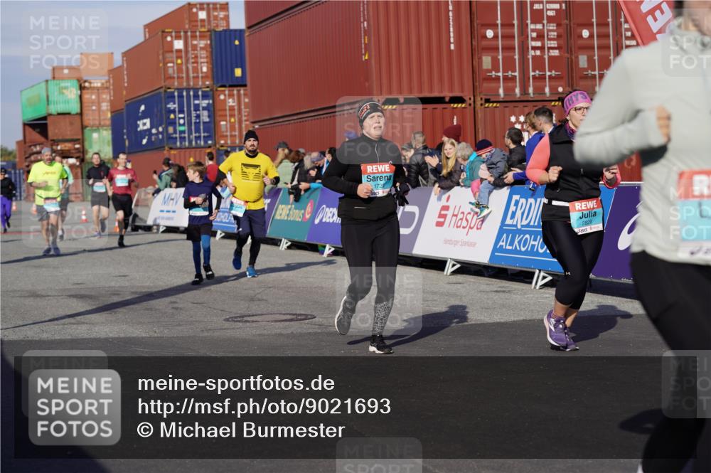 03.10.2025 - Köhlbrandbrückenlauf Michael Burmester http://msf.ph/oto/9021693 03.10.2025 10:23:07 Ziel 1263, 1629, 1707, 1723, 1827, 1954, 2125, 2139, 2141, 2167, 2740, 2810, 2829, 2840, 2842, 3029, 3147, 3221 meine-sportfotos.de