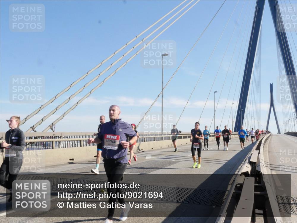 03.10.2025 - Köhlbrandbrückenlauf Matties Gatica Varas http://msf.ph/oto/9021694 03.10.2025 12:26:58 Position 1 4649 meine-sportfotos.de