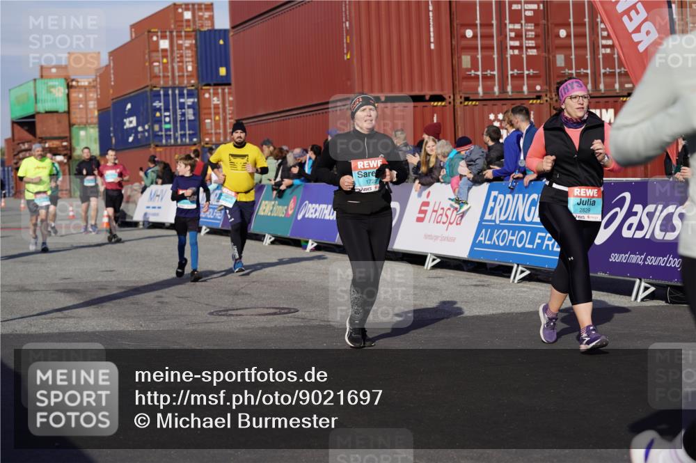 03.10.2025 - Köhlbrandbrückenlauf Michael Burmester http://msf.ph/oto/9021697 03.10.2025 10:23:07 Ziel 1263, 1629, 1707, 1723, 1827, 1954, 2125, 2139, 2141, 2167, 2740, 2810, 2829, 2840, 2842, 3029, 3147, 3221 meine-sportfotos.de