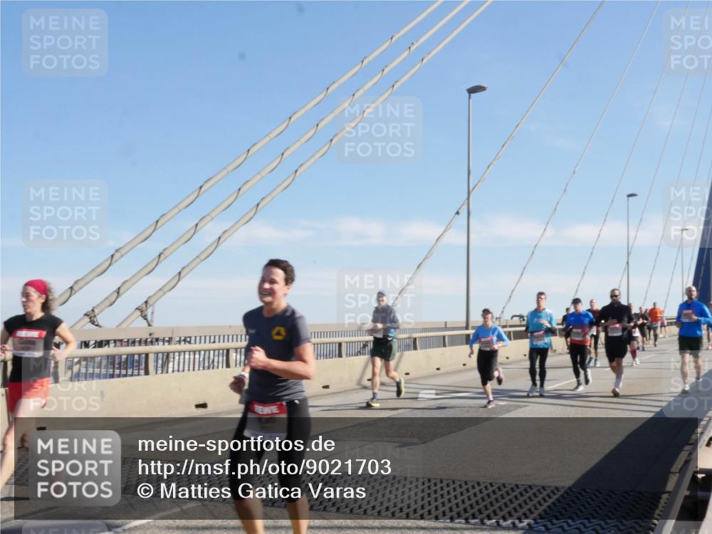 03.10.2025 - Köhlbrandbrückenlauf Matties Gatica Varas http://msf.ph/oto/9021703 03.10.2025 12:27:00 Position 1  meine-sportfotos.de