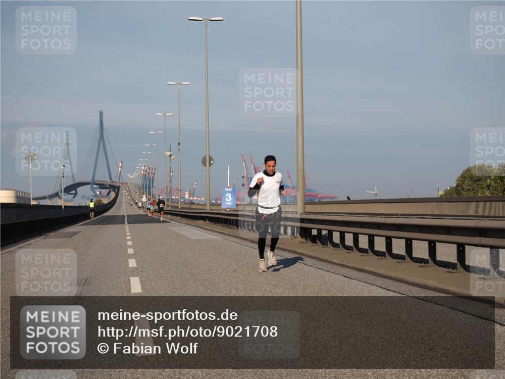 03.10.2025 - Köhlbrandbrückenlauf Fabian Wolf http://msf.ph/oto/9021708 03.10.2025 09:36:15 Position 3 3 meine-sportfotos.de