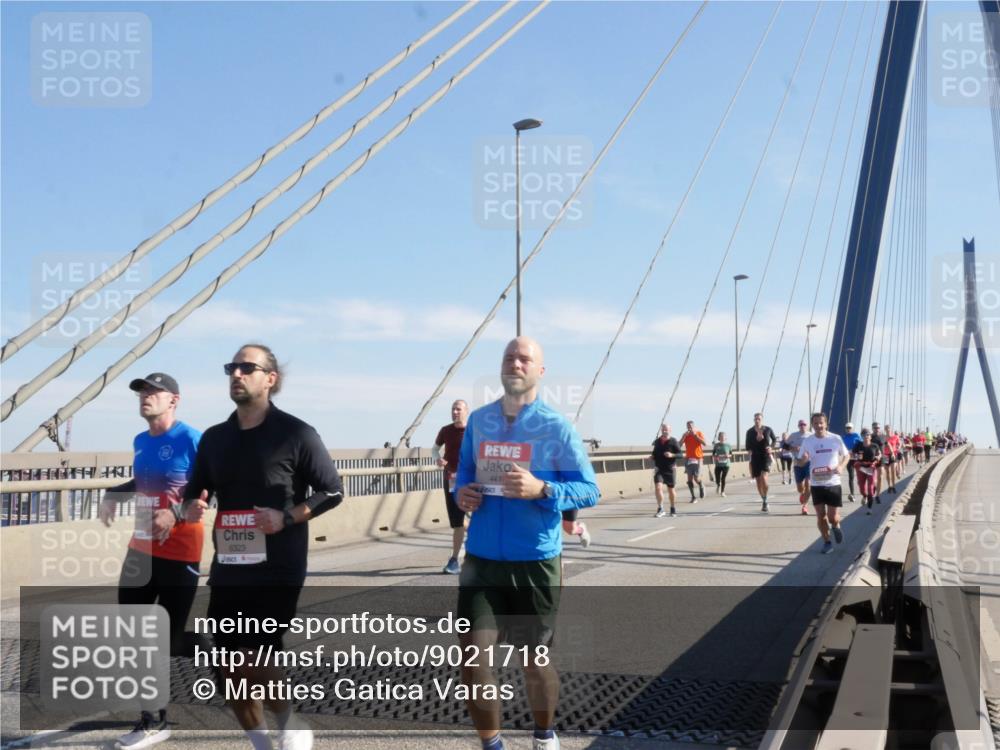 03.10.2025 - Köhlbrandbrückenlauf Matties Gatica Varas http://msf.ph/oto/9021718 03.10.2025 12:27:04 Position 1 6323, 441 meine-sportfotos.de