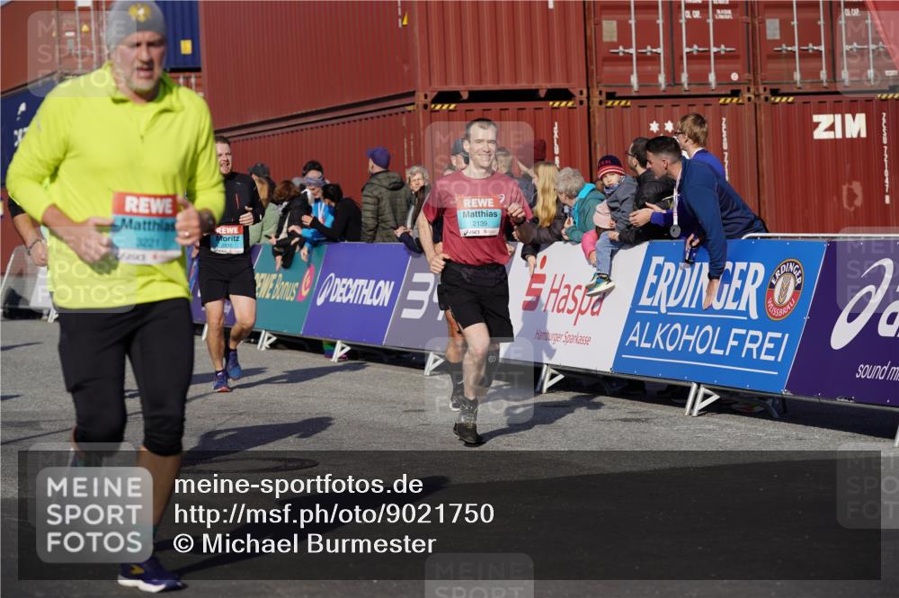 03.10.2025 - Köhlbrandbrückenlauf Michael Burmester http://msf.ph/oto/9021750 03.10.2025 10:23:12 Ziel 1597, 1629, 1827, 2139, 2141, 2683, 2684, 2740, 2783, 2810, 2840, 2842, 3221 meine-sportfotos.de