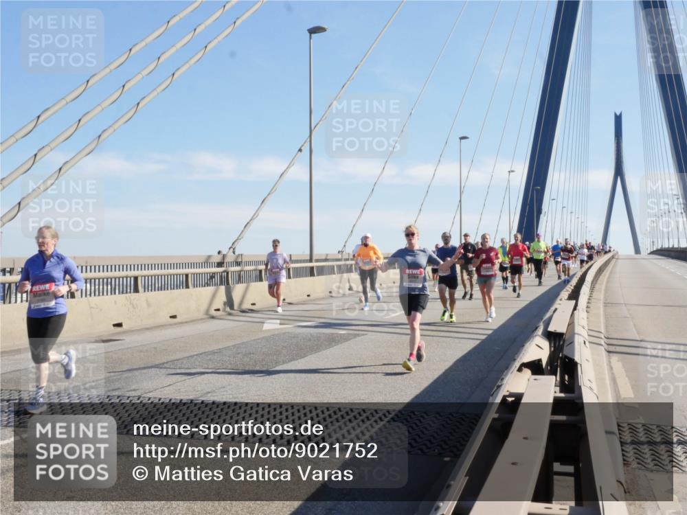 03.10.2025 - Köhlbrandbrückenlauf Matties Gatica Varas http://msf.ph/oto/9021752 03.10.2025 12:27:14 Position 1  meine-sportfotos.de